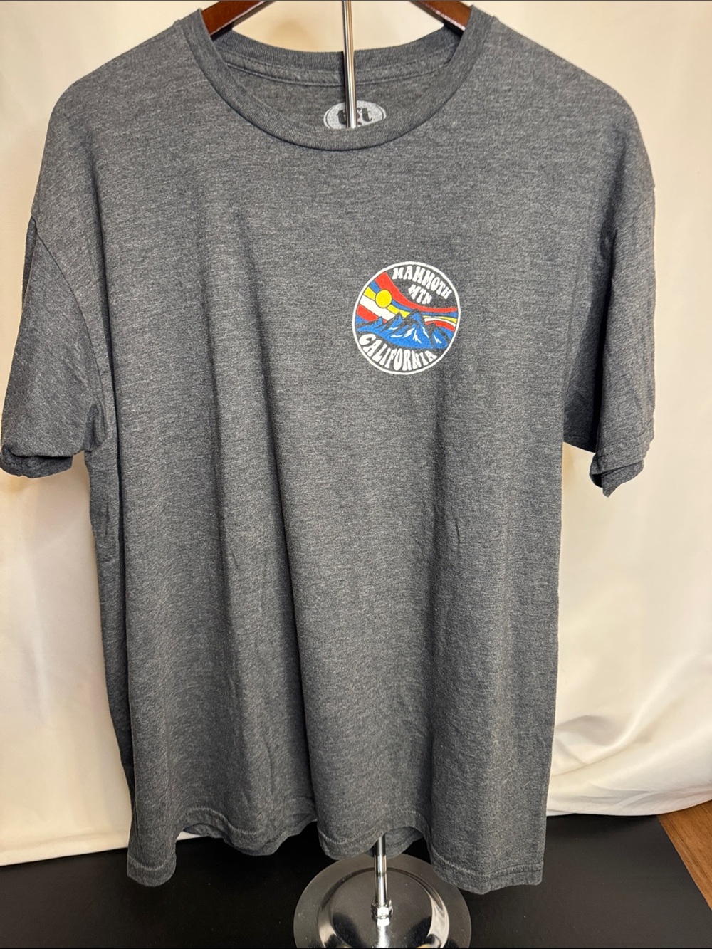 Mammoth California Chest Logo Short-Sleeve Tee - Gray Mens XL. 108